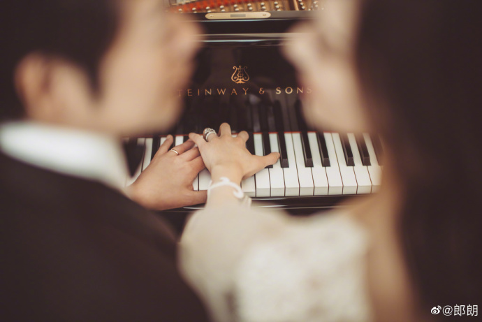 郎朗官宣婚讯