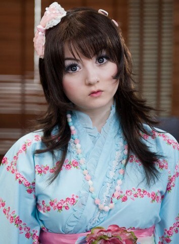 少女扮充气娃娃 英国15岁瓷娃娃少女 充气娃娃