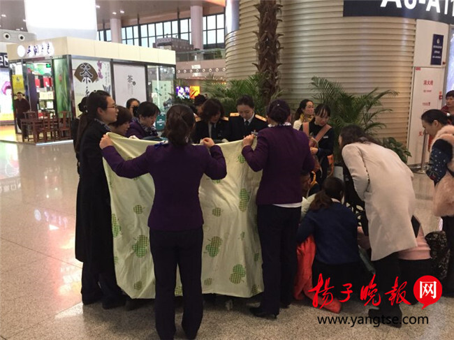 生小孩 候车厅生产