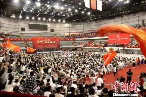 千禧宝宝首上高考考场