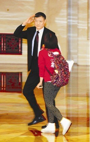 拦部姐走红被部长调侃 拦部姐赵倩 赵倩 赵倩生活照 拦部秘籍