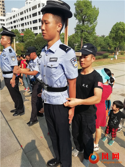 今日女报/凤网宝贝体验营 湖南警察学院