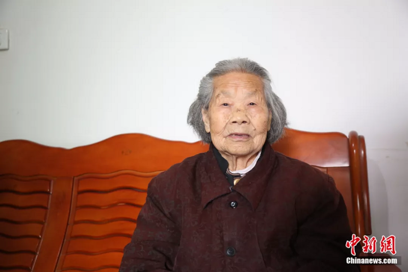 桃姐 百岁保姆照顾母女两代人