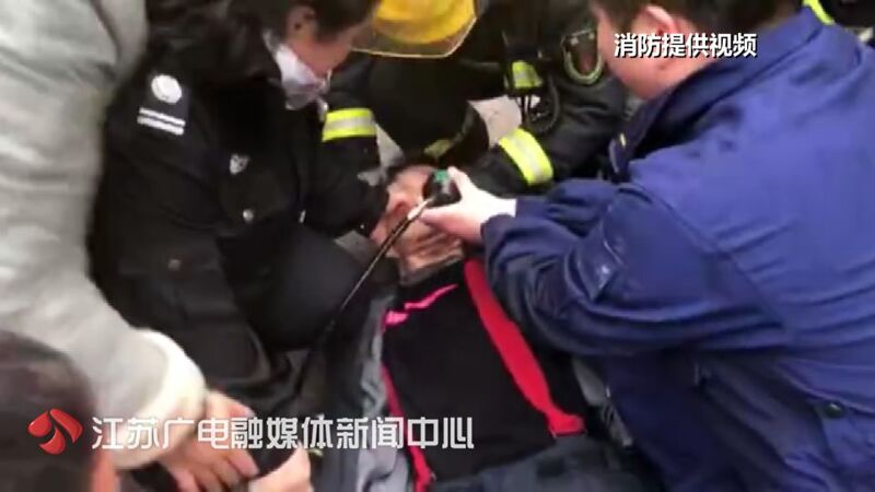 电影刚要开场，哗啦啦走了一排人！知道真相后，网友泪目了&hellip;